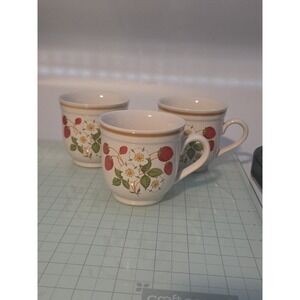 Set Of 3 Vintage 1970's Sheffield Strawberries N' Cream‎ Coffee Tea Cup Mugs